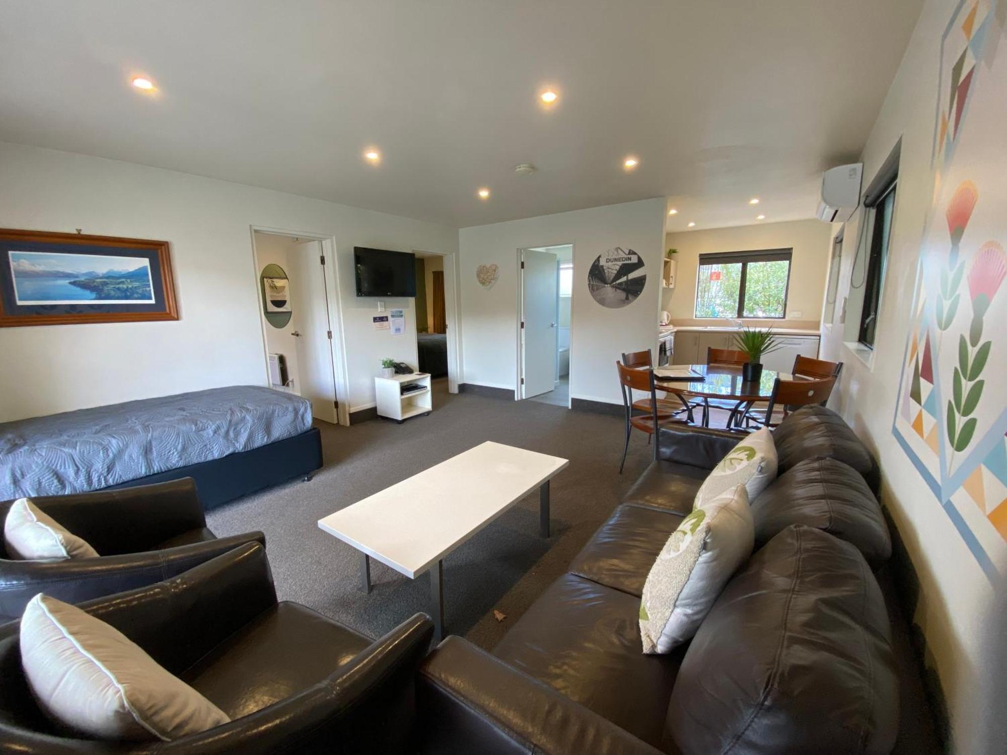 Commodore Motel Dunedin Extérieur photo