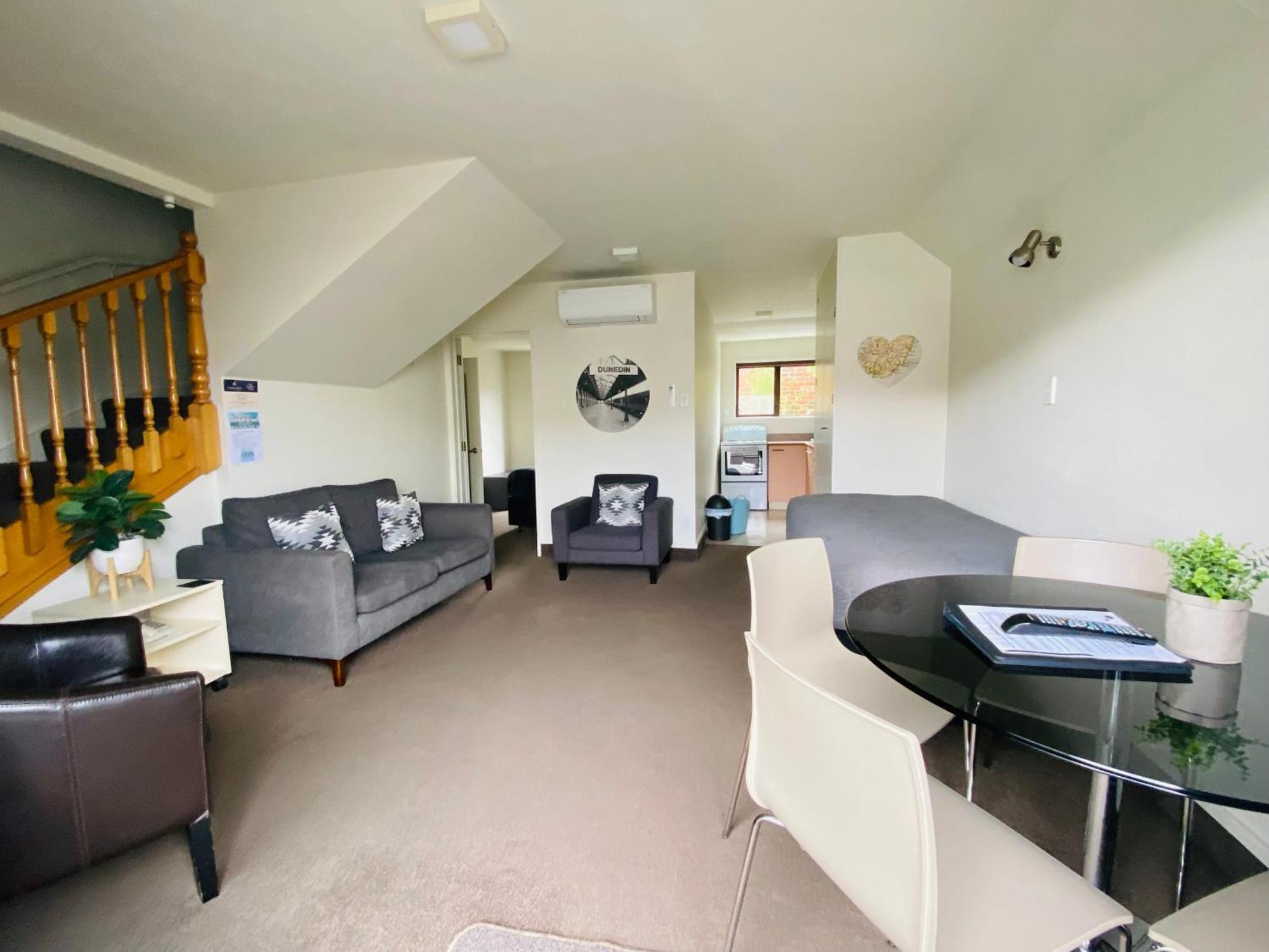Commodore Motel Dunedin Extérieur photo